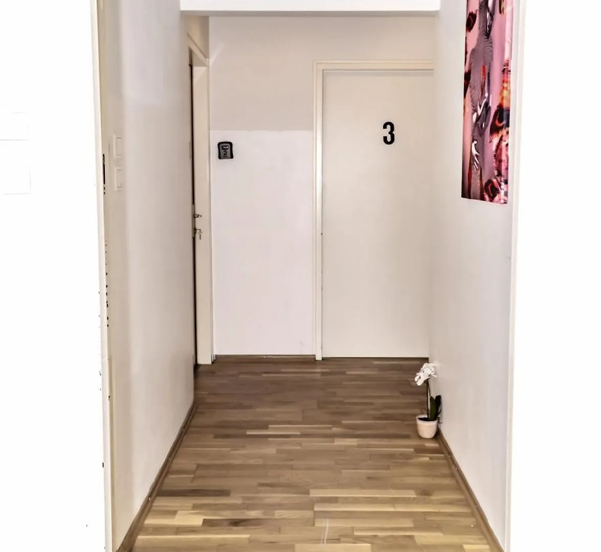 Homestay Spacious Rooms 5 Minutes To Wiener Stadthalle