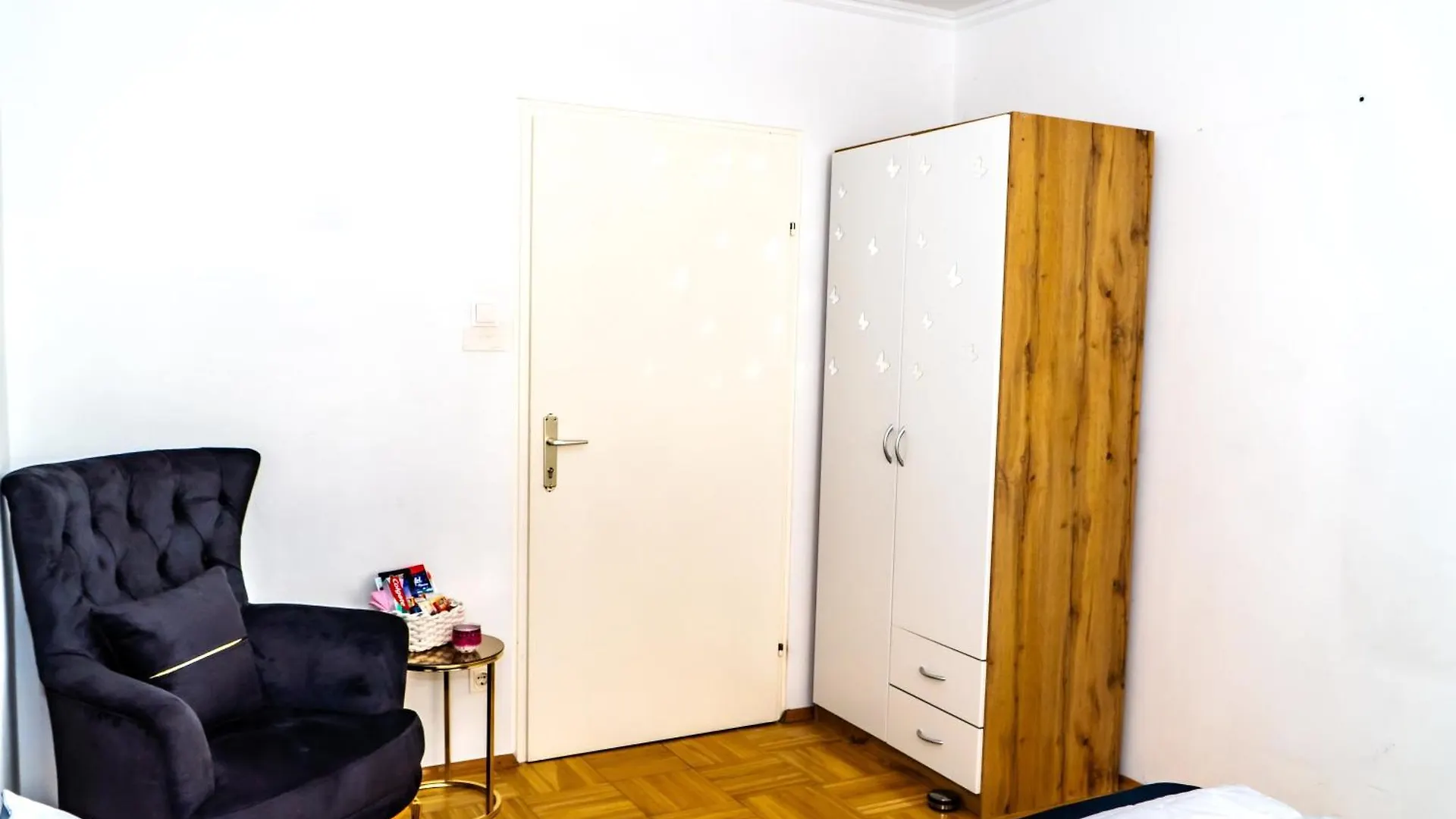 Spacious Rooms 5 Minutes To Wiener Stadthalle Homestay