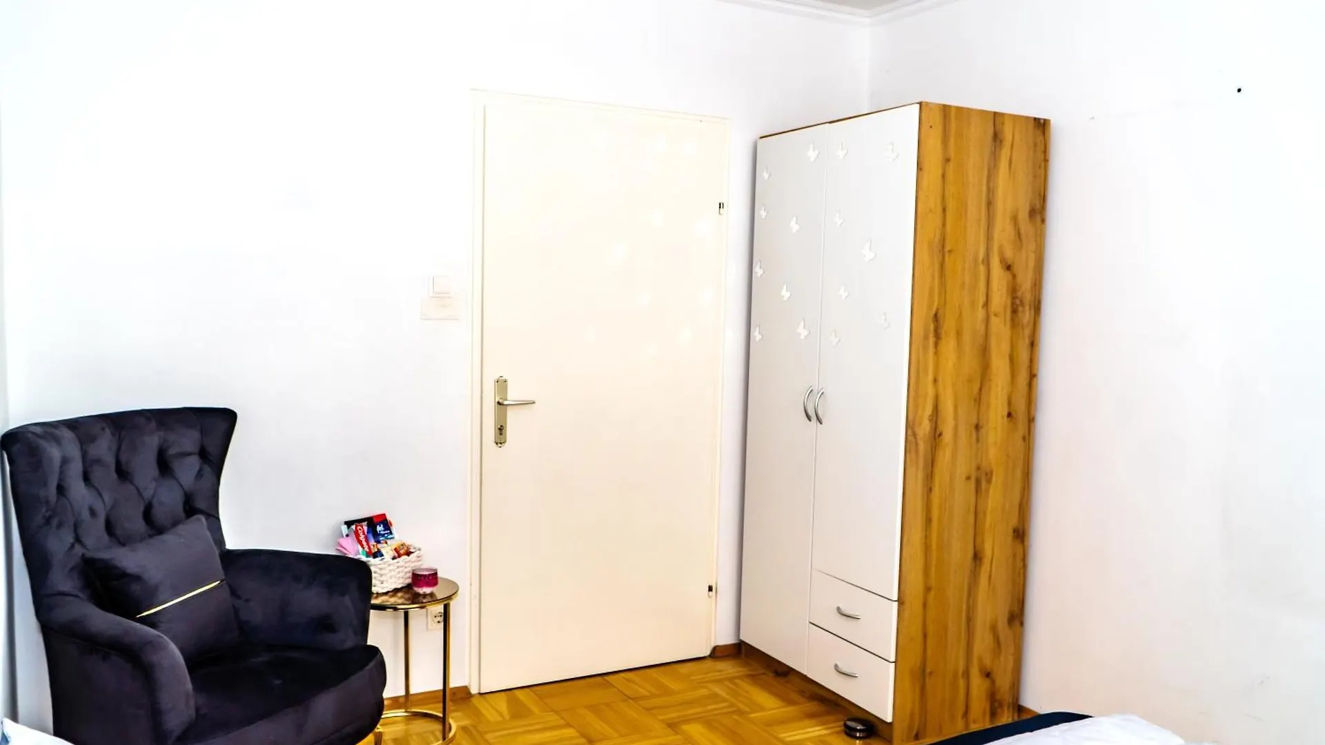 Homestay Spacious Rooms 5 Minutes To Wiener Stadthalle Austria